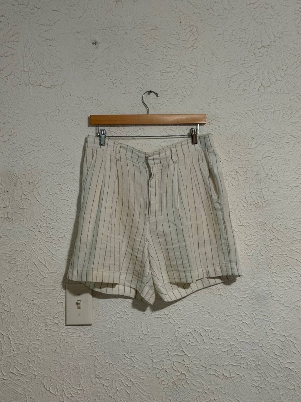 GAP White Black Pinstripe Linen Blend Shorts Size 12